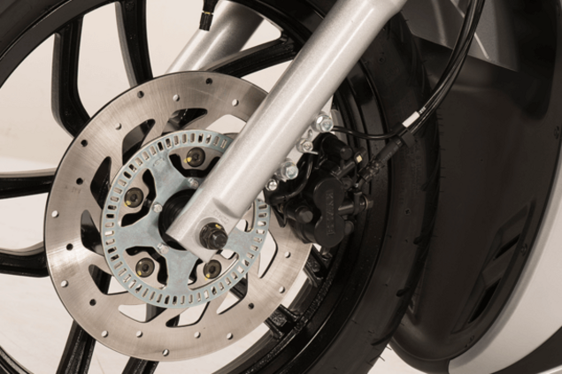 Skútr 150ccm - Kymco New People S 150i ABS | ABS brzdový systém